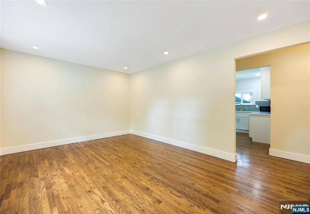 Photo of 253 Intervale
