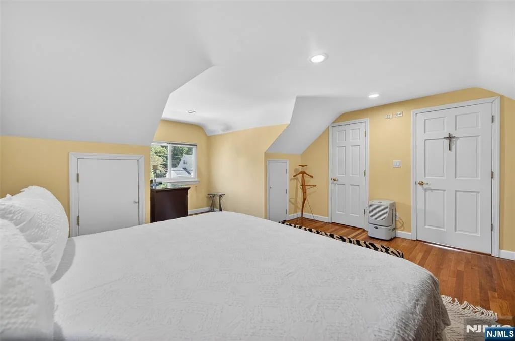 Photo of 413 Maple Hill