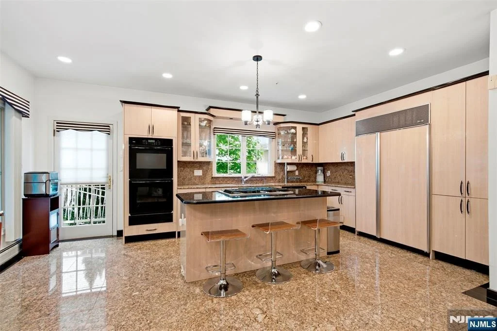 Photo of 750 Undercliff