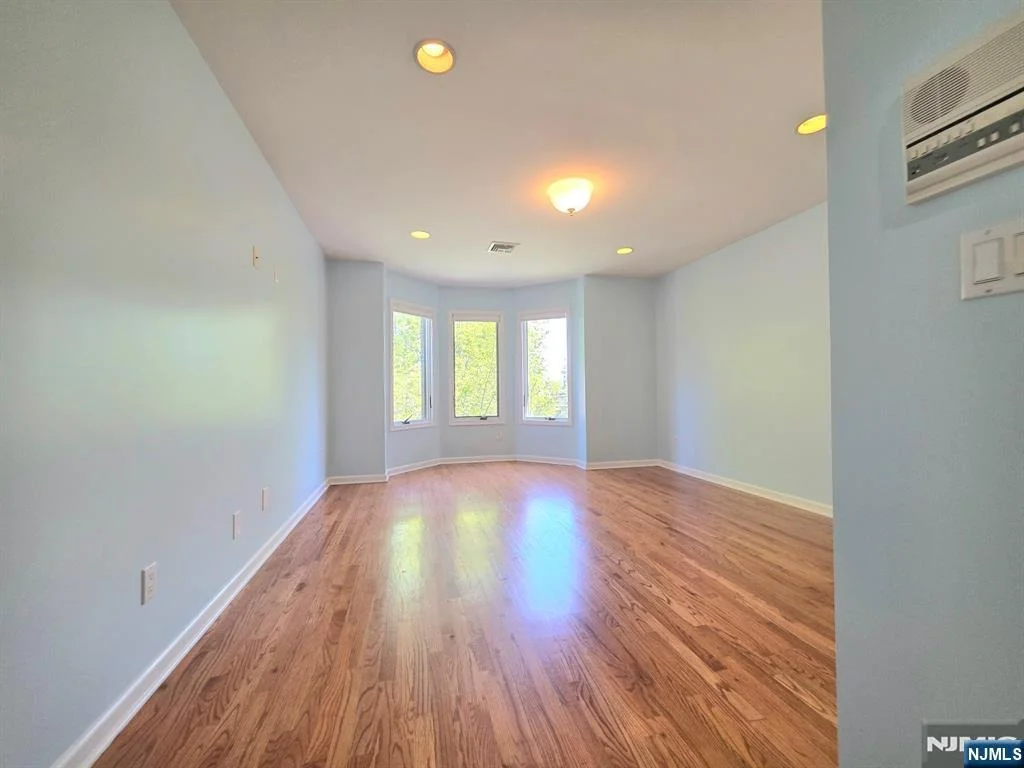 Photo of 335 Bullard