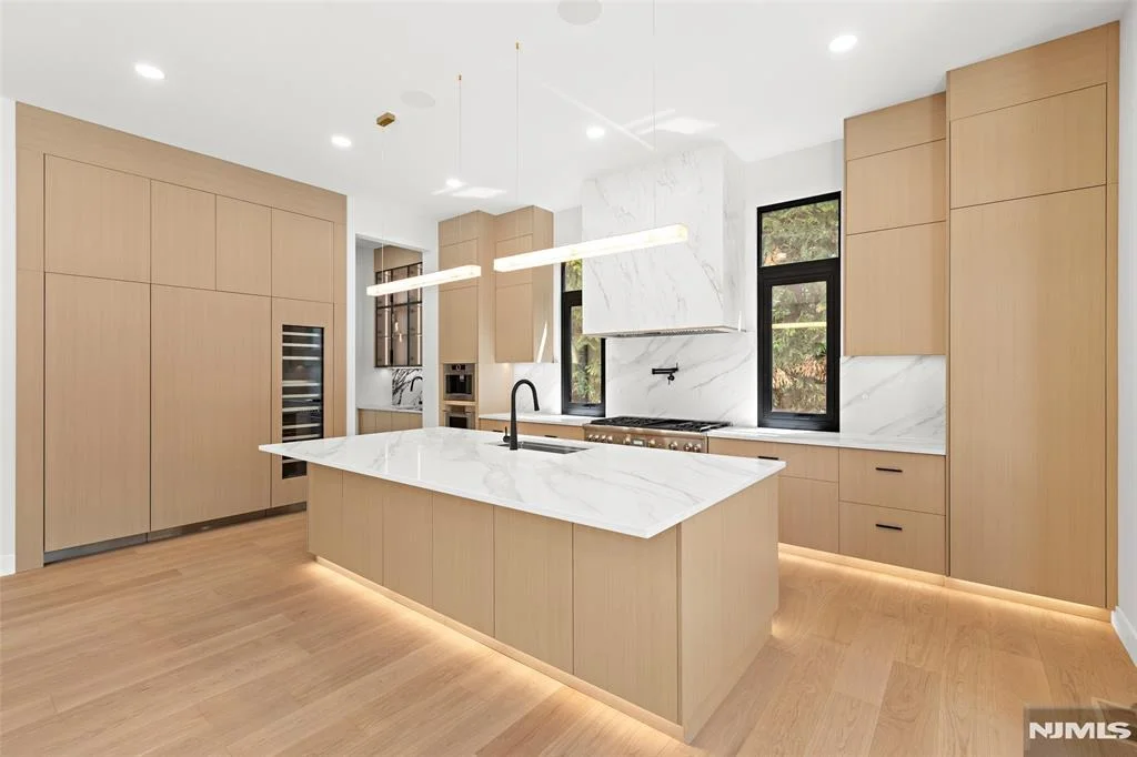 Photo of 302 Pine