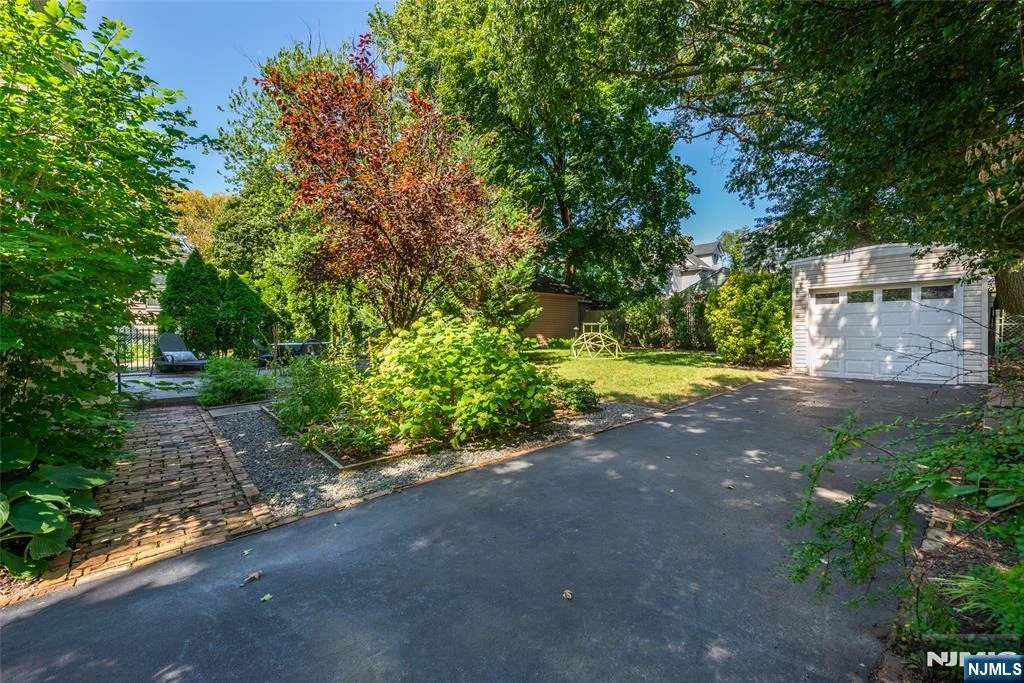 Photo of 85 Evergreen