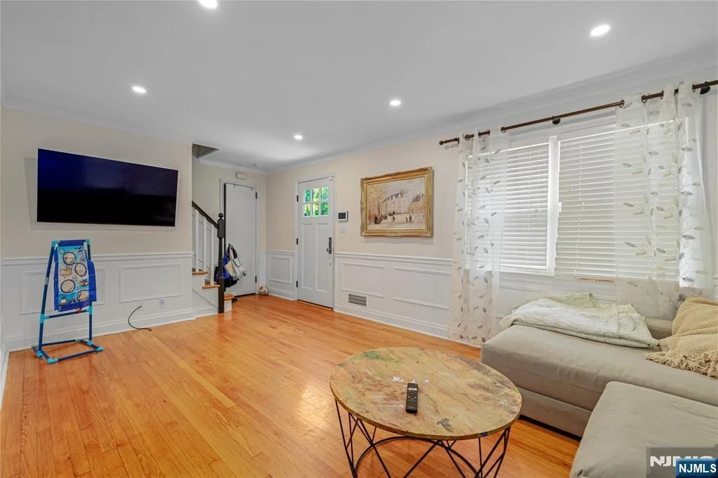 Photo of 685 Ackerman