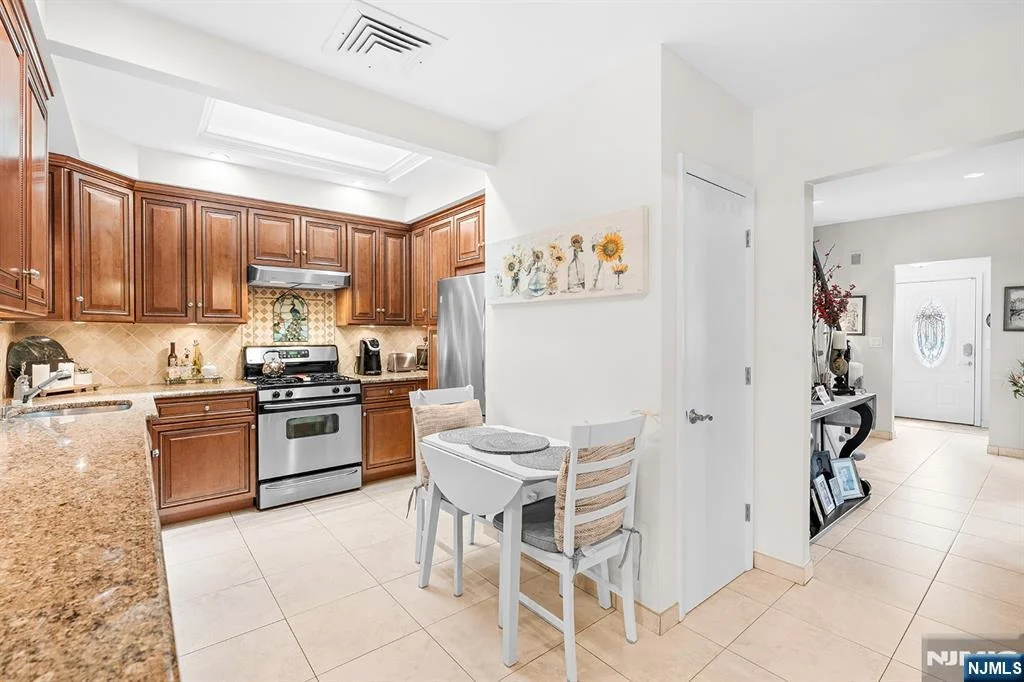Photo of 1631 Maple