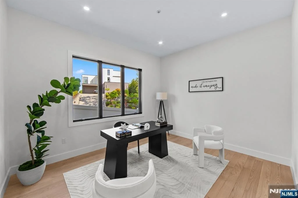 Photo of 61 Edgewater