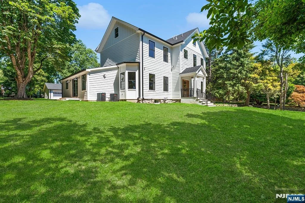 Photo of 175 Crescent
