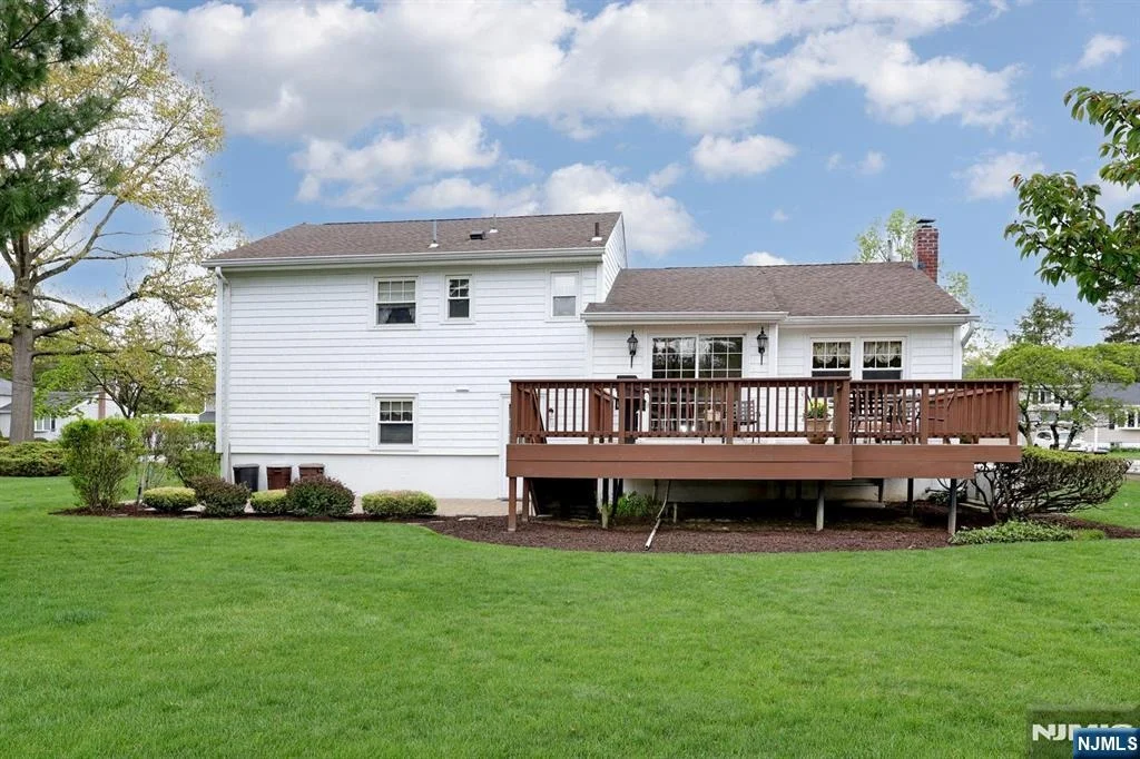 Photo of 222 Merritt