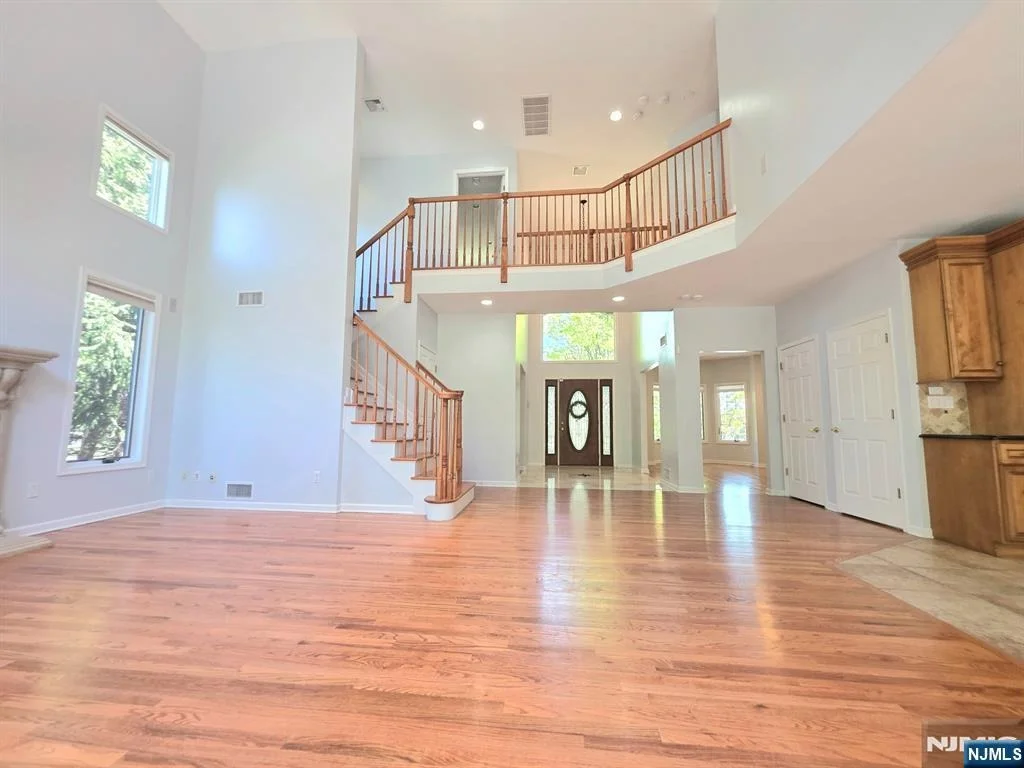 Photo of 335 Bullard