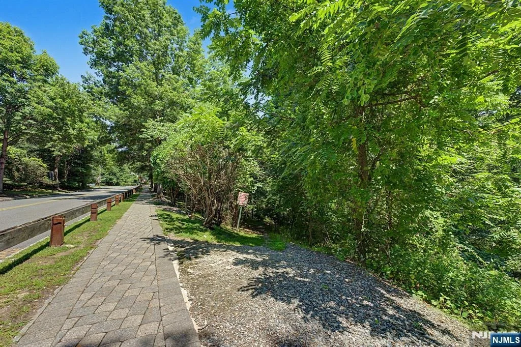 Photo of 6 Boulder