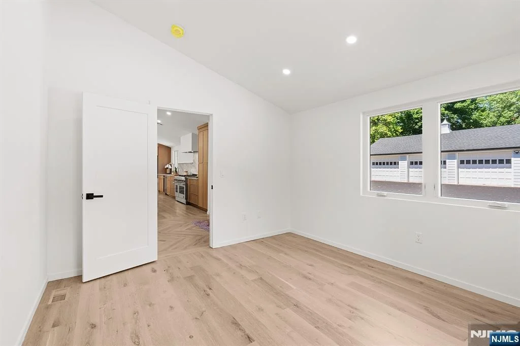 Photo of 175 Crescent