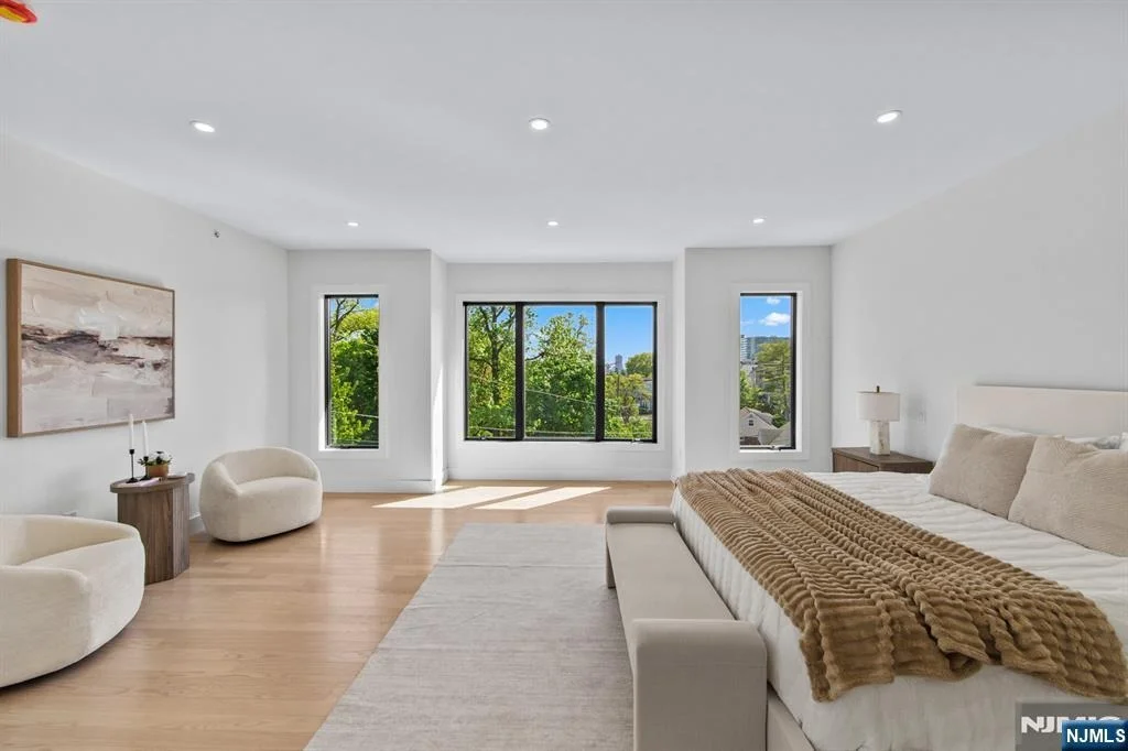 Photo of 61 Edgewater