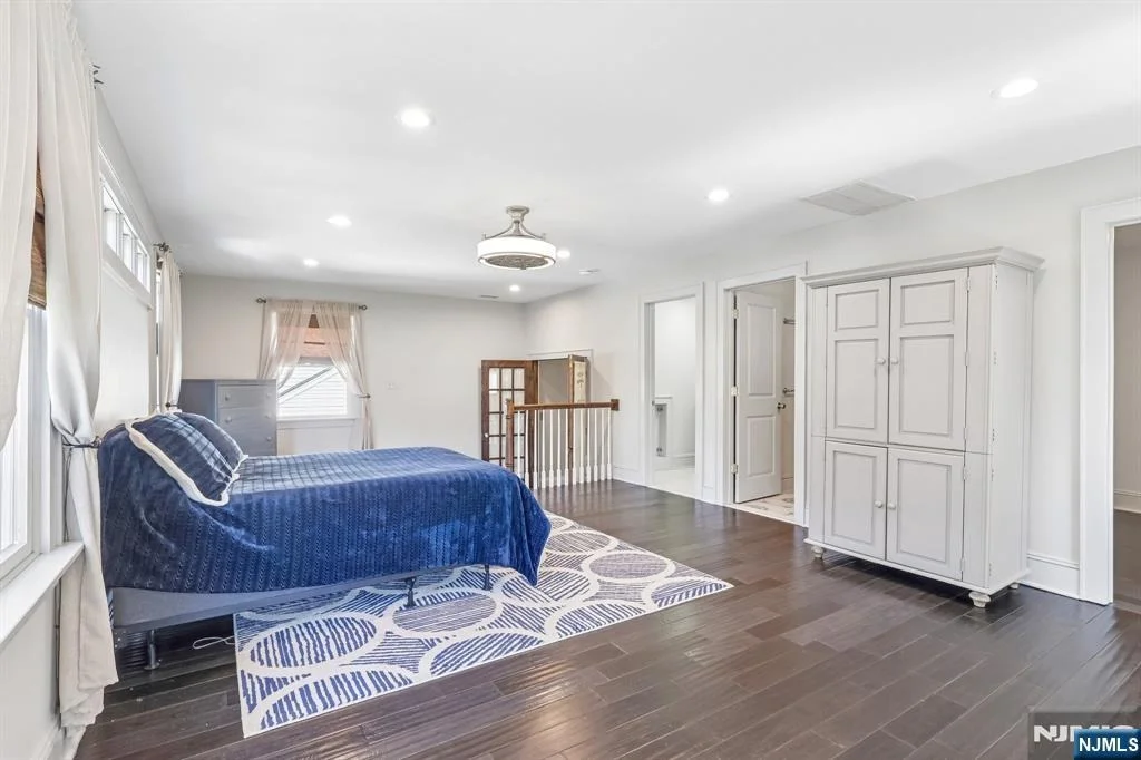 Photo of 1032-1034 Kipling