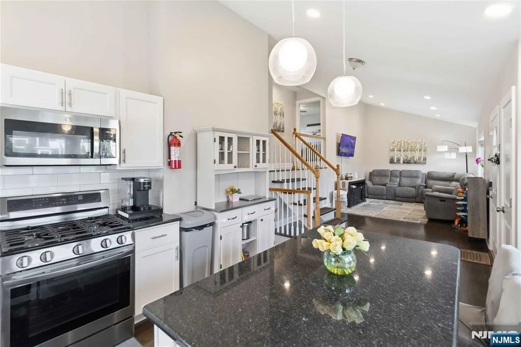 Photo of 345 Saddle River