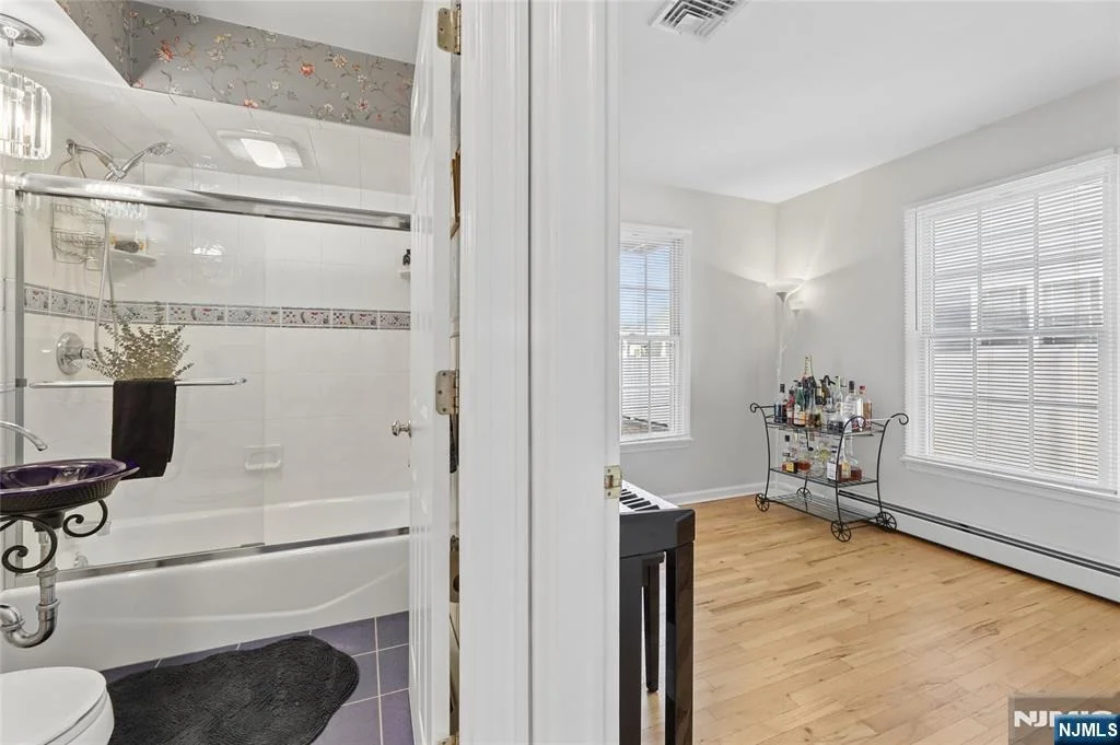 Photo of 599 Oak