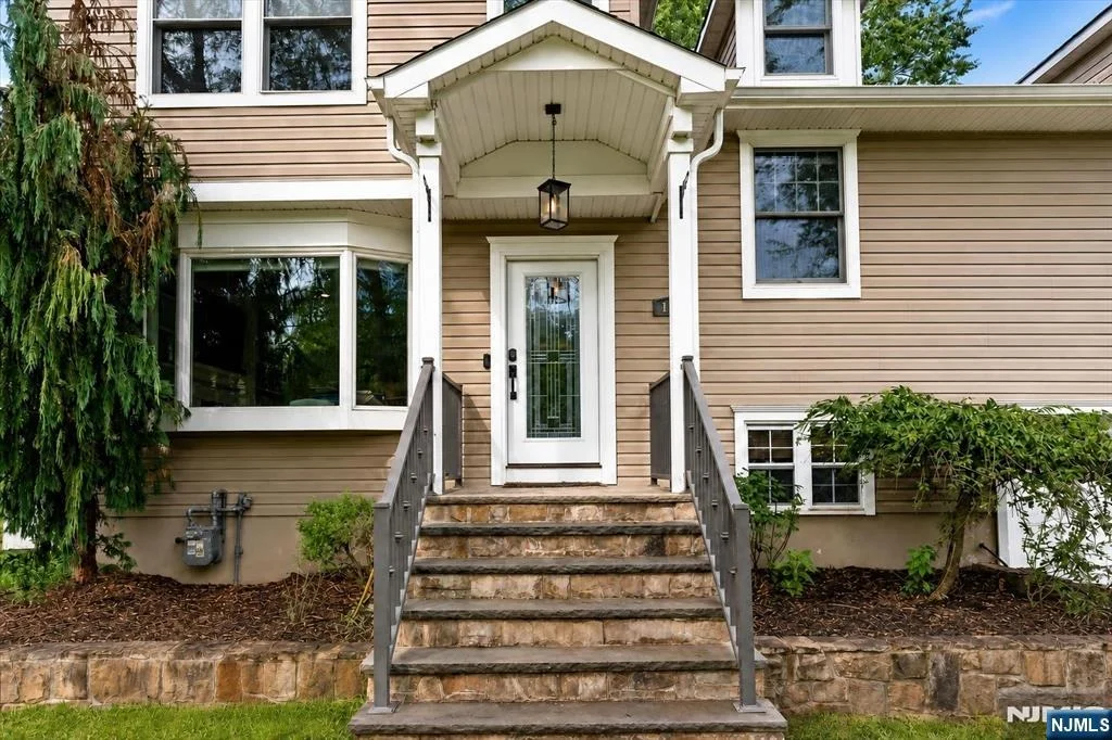 Photo of 1471 Terrill