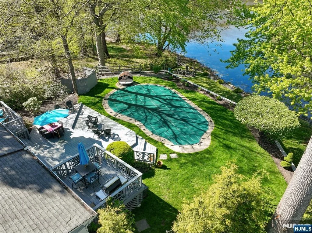 Photo of 372 Lakeview