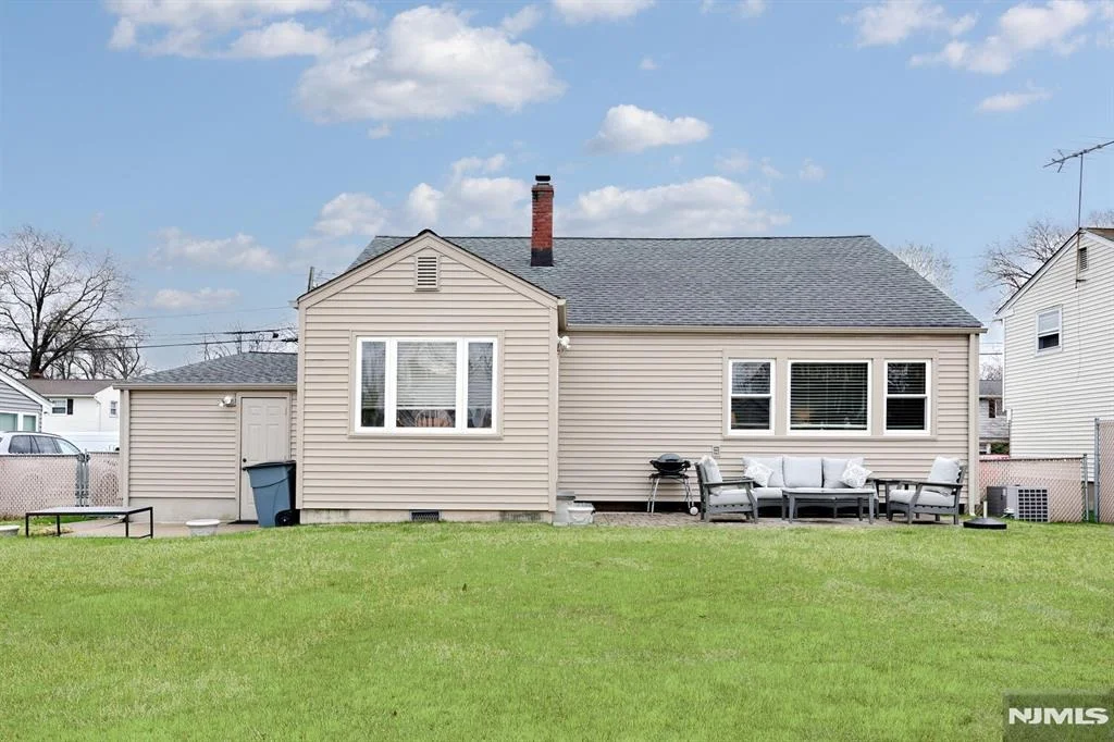 Photo of 79 Bell