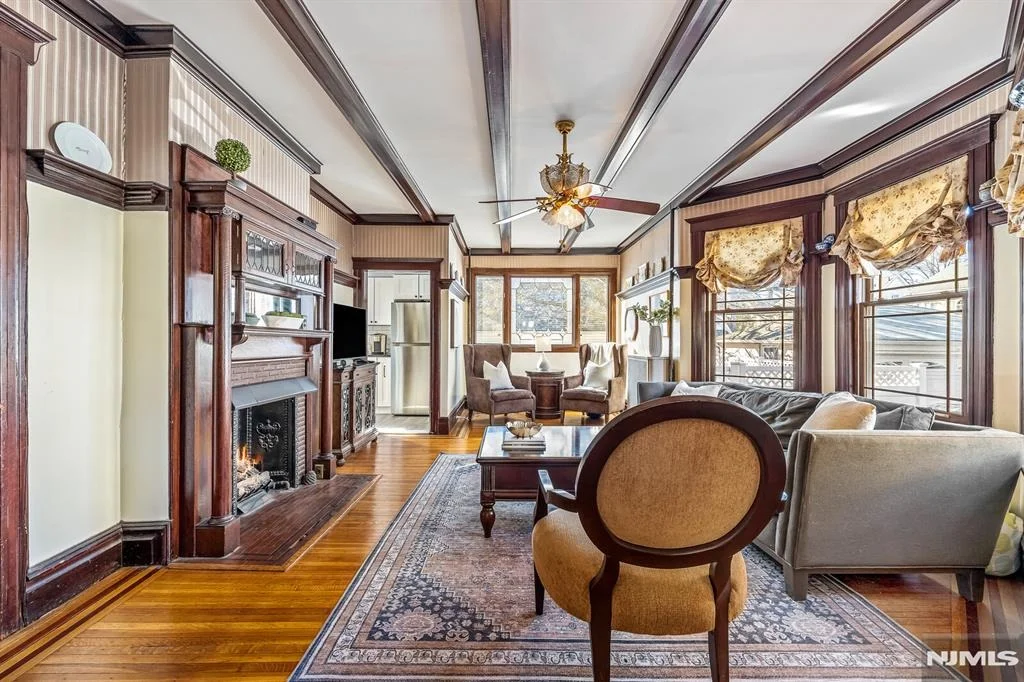 Photo of 208 Mortimer