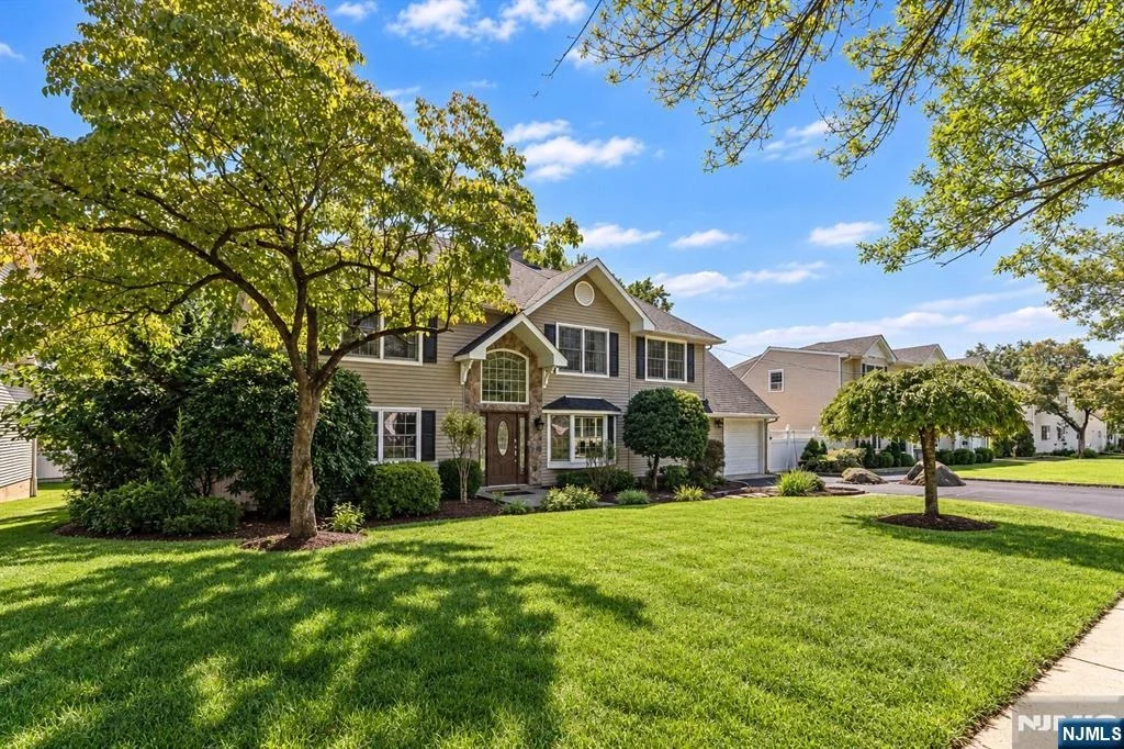 Photo of 64 Spring Valley