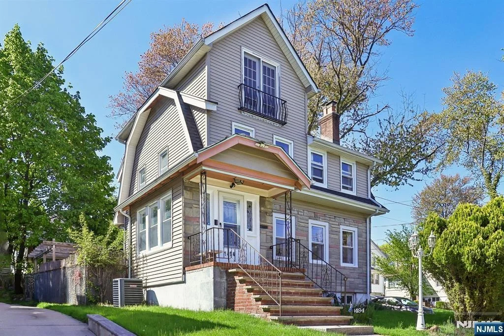 Photo of 1494 Endicott