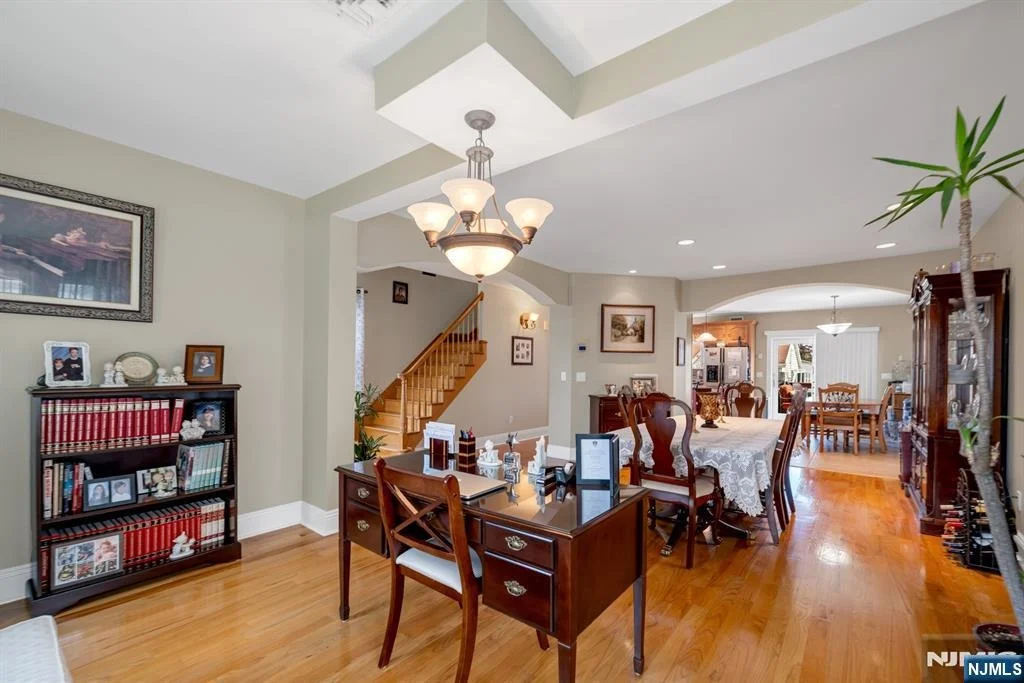 Photo of 395 Wood Ridge