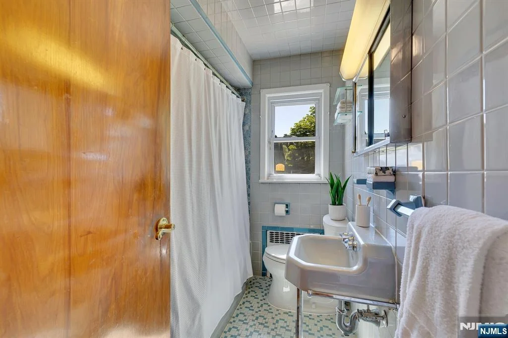 Photo of 287 Jackson