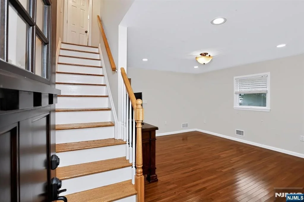 Photo of 30 Highwood