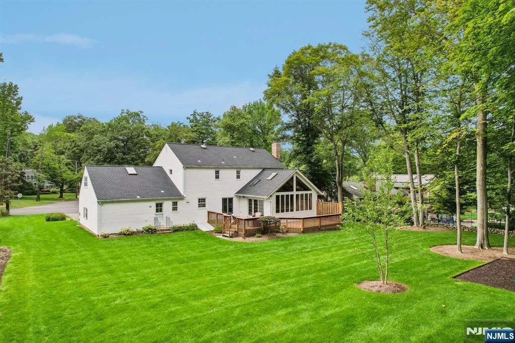 Photo of 17 Colonial