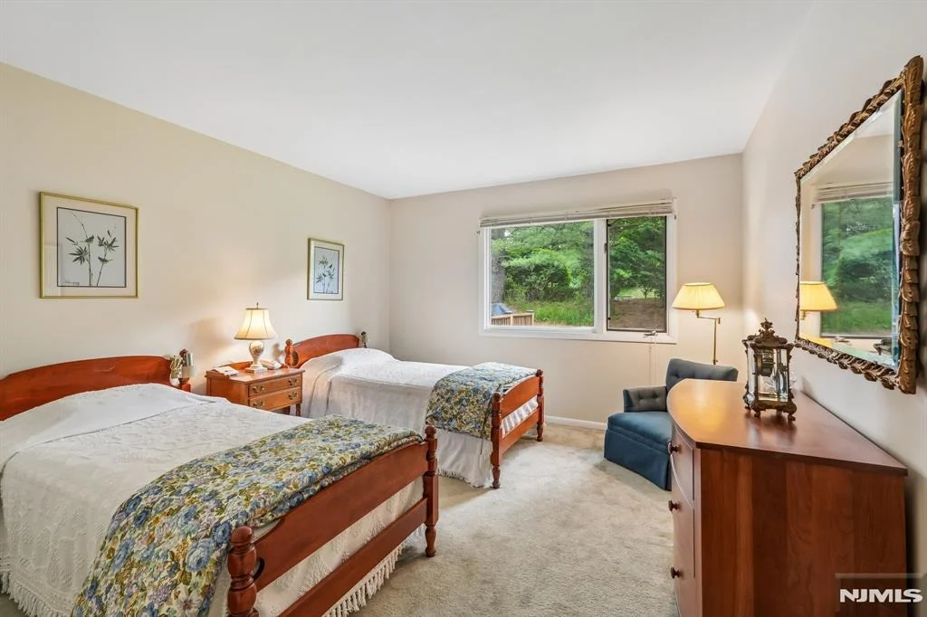 Photo of 220 Mountain View