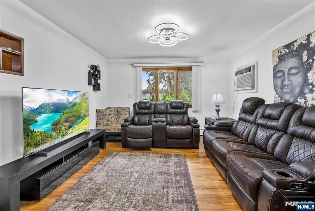 Photo of 101 Maple Hill