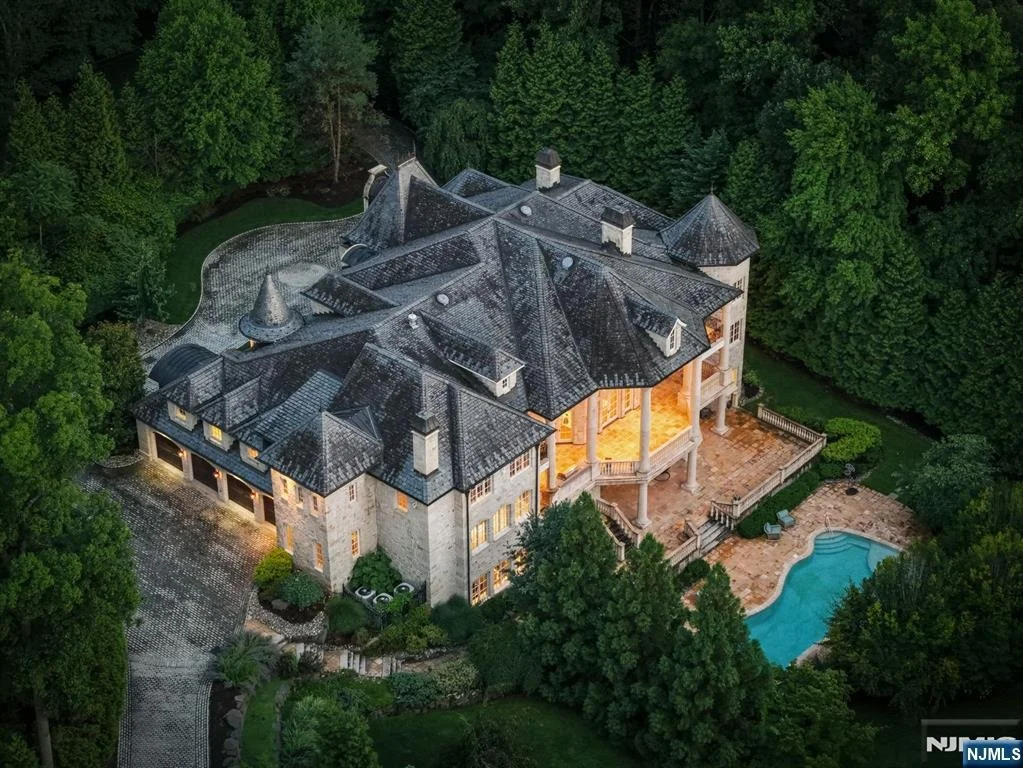 Photo of 7 Buckingham