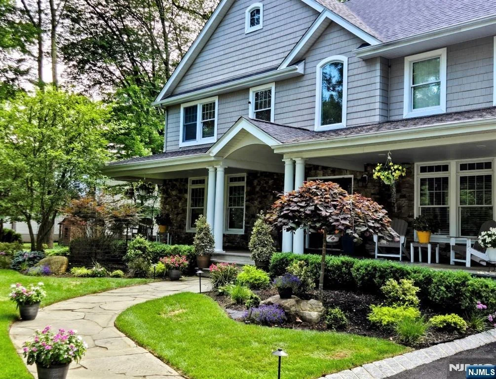 Photo of 631 Sargent