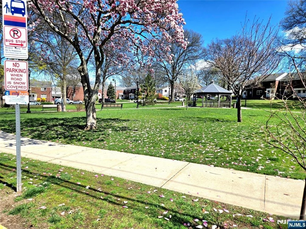 Photo of 479 Maple Hill