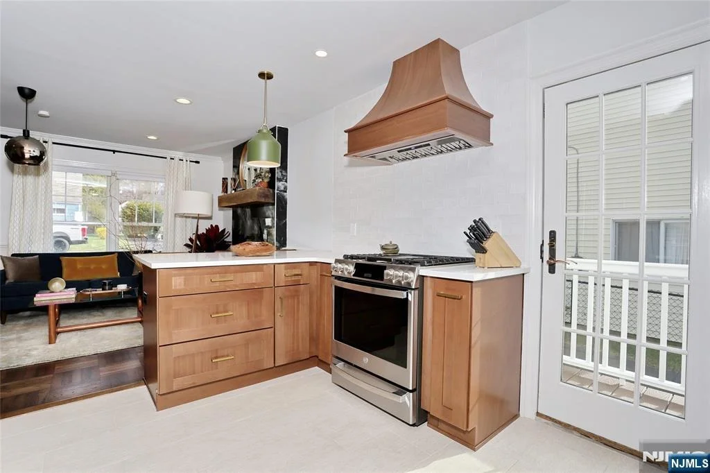 Photo of 34 Charles