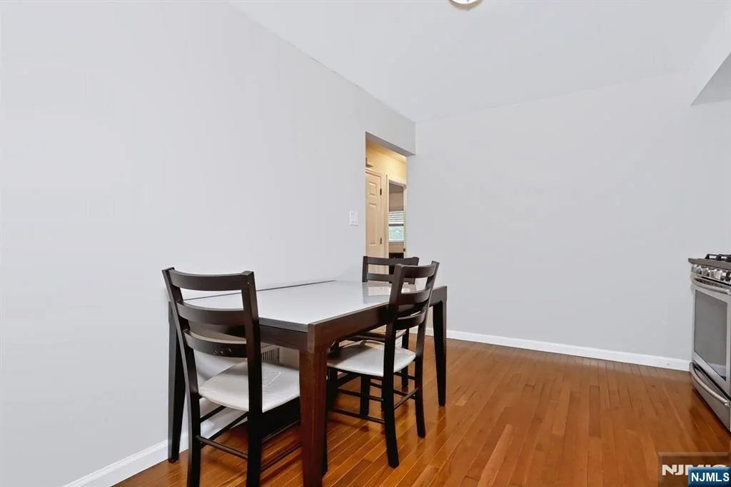 Photo of 30 Highwood