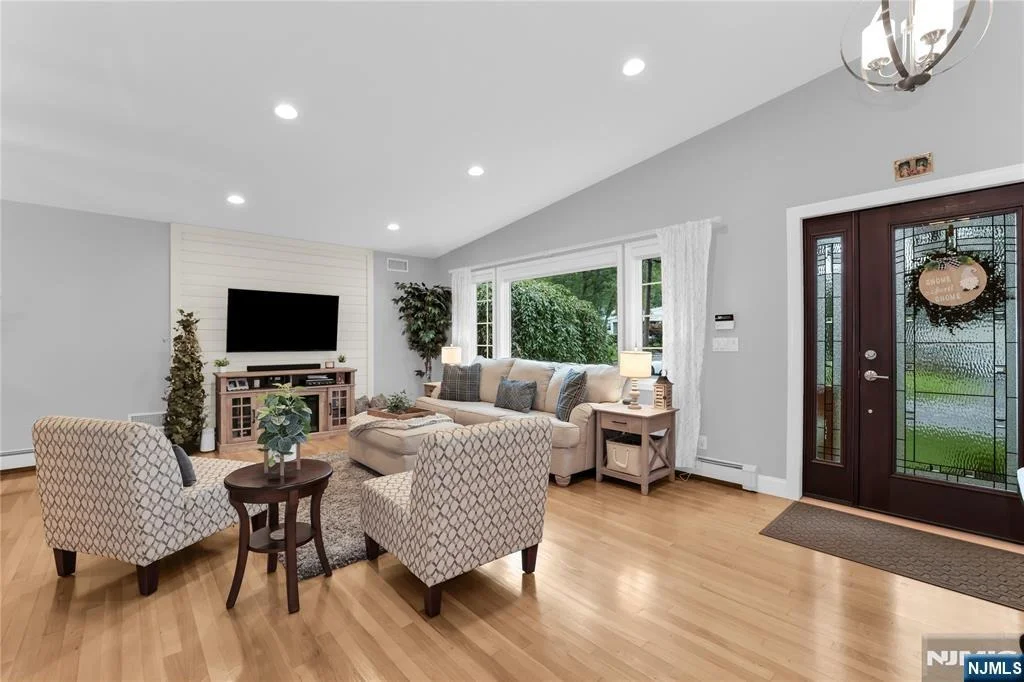 Photo of 14 Beverly