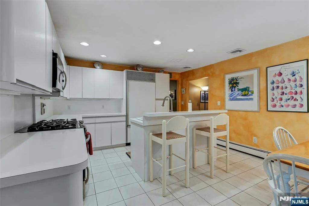 Photo of 15 Colonial