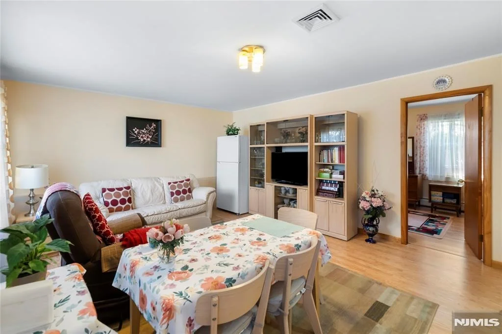 Photo of 66 Roehrs