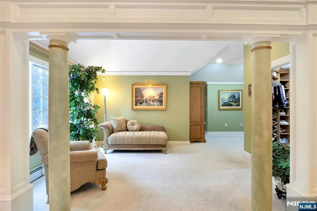 Photo of 457 Devonshire