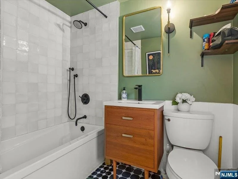 Photo of 372 McKinley
