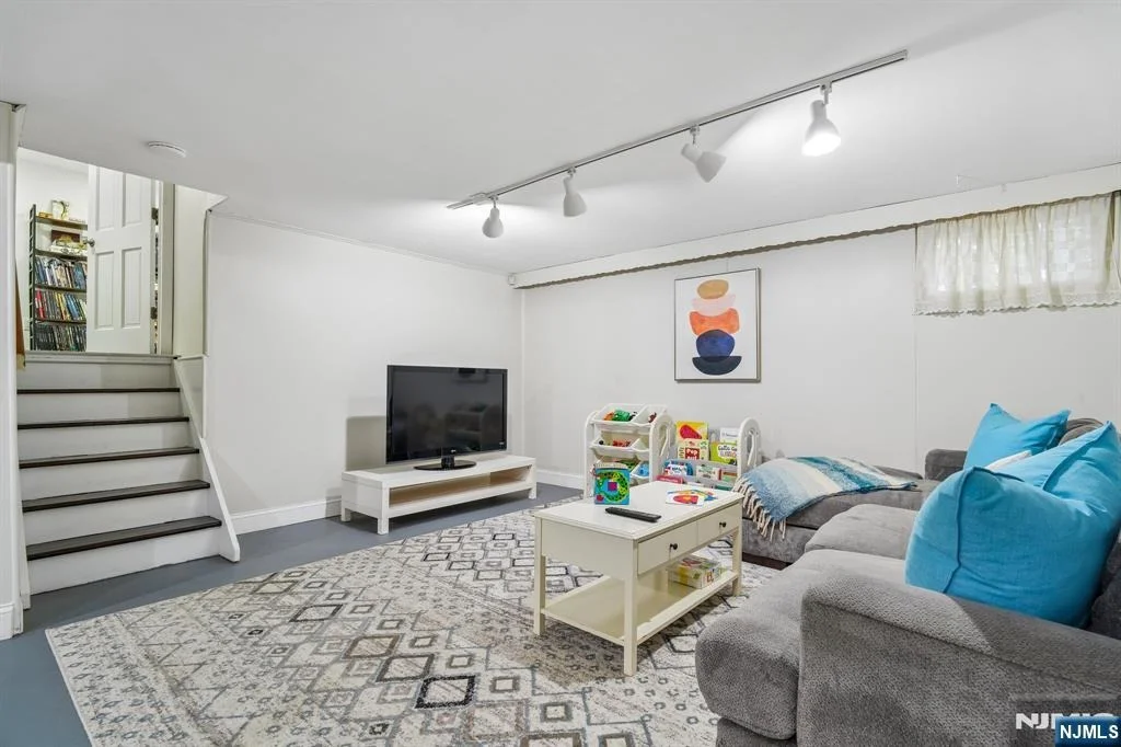 Photo of 49 Skyview
