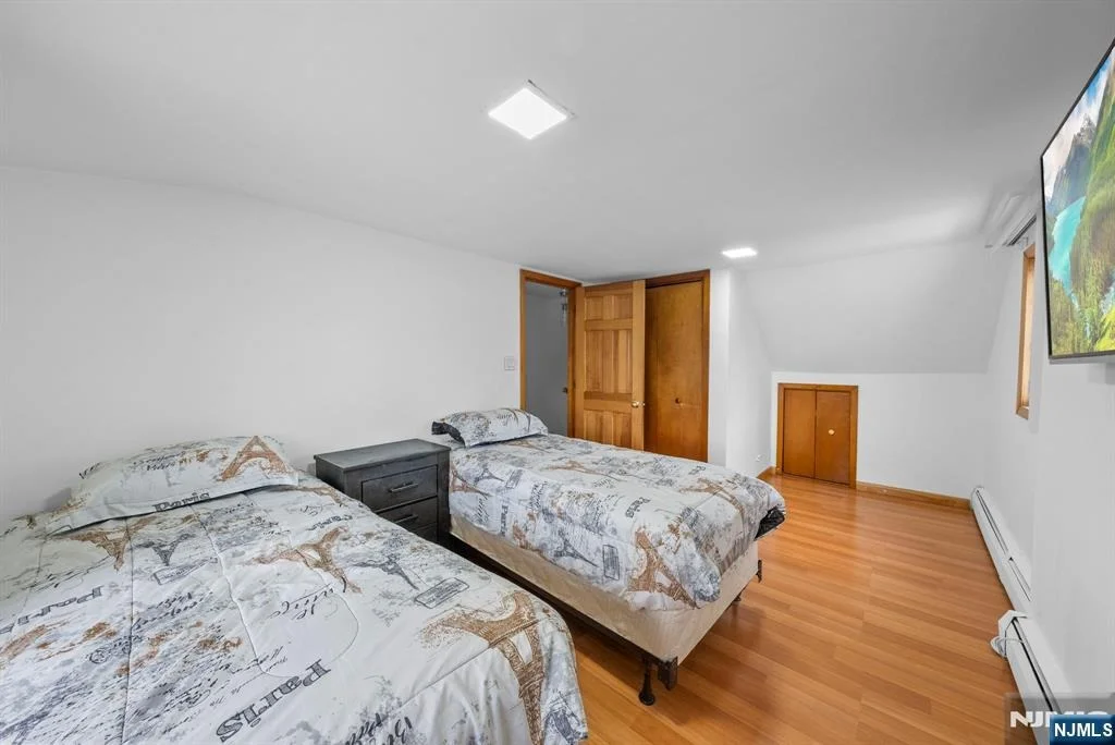 Photo of 101 Maple Hill