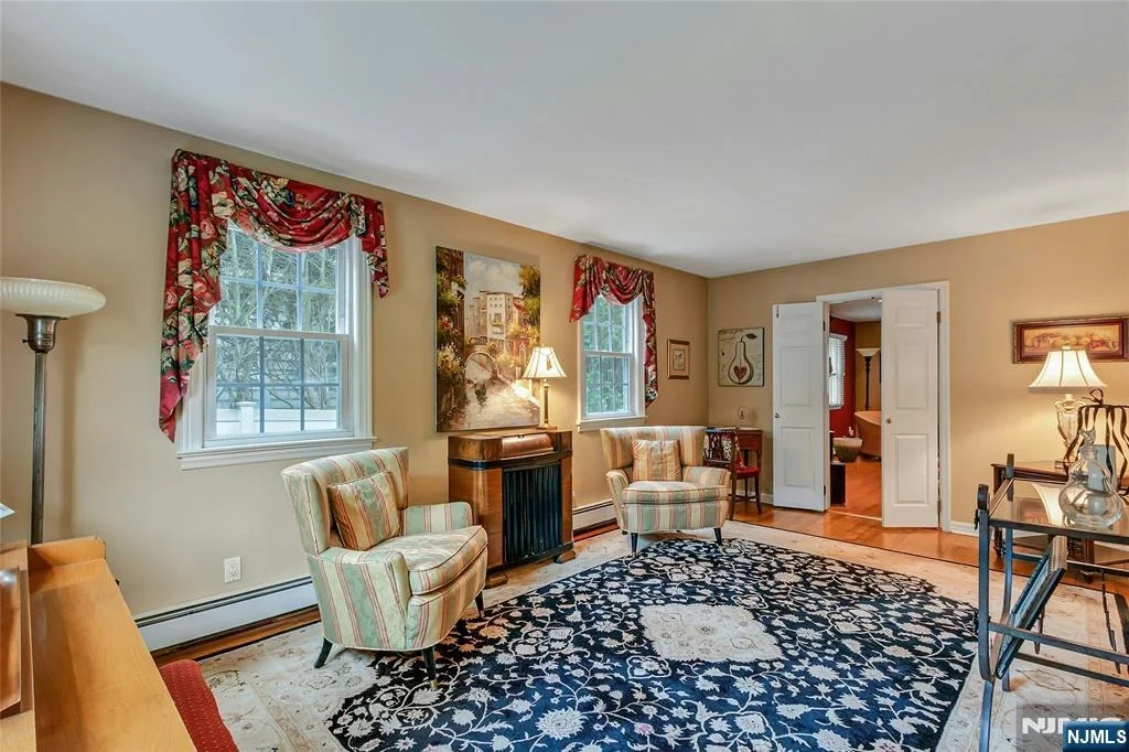 Photo of 15 Colonial