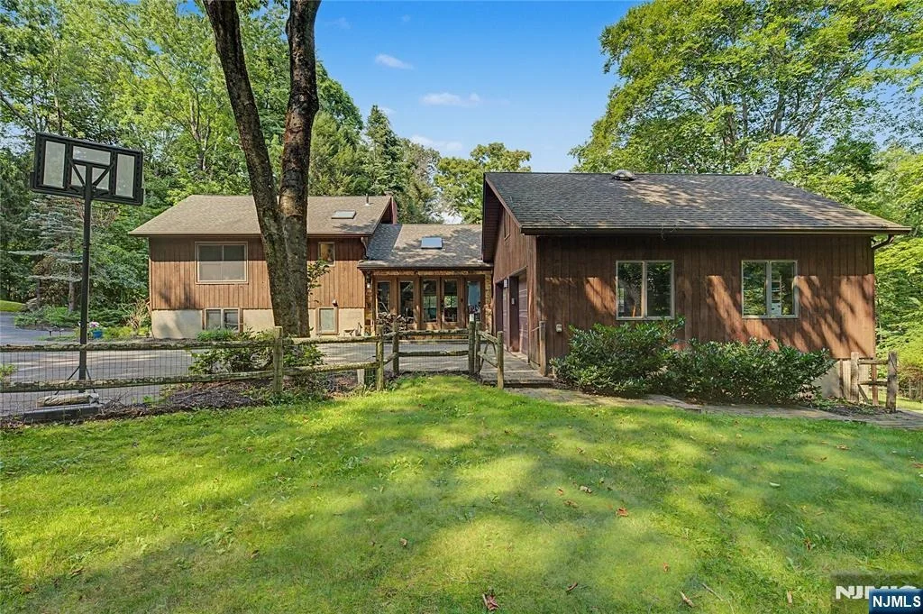 Photo of 451 W Brook