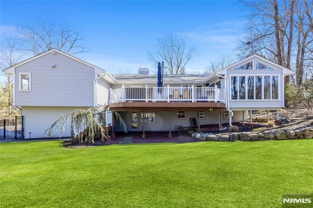 Photo of 19 Ivy