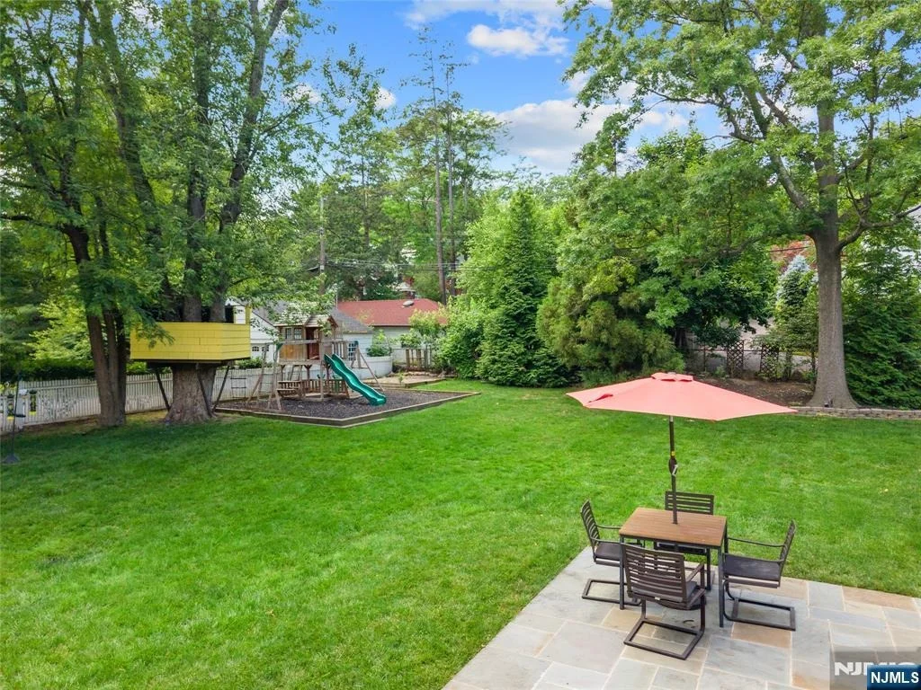 Photo of 48 Edgemont