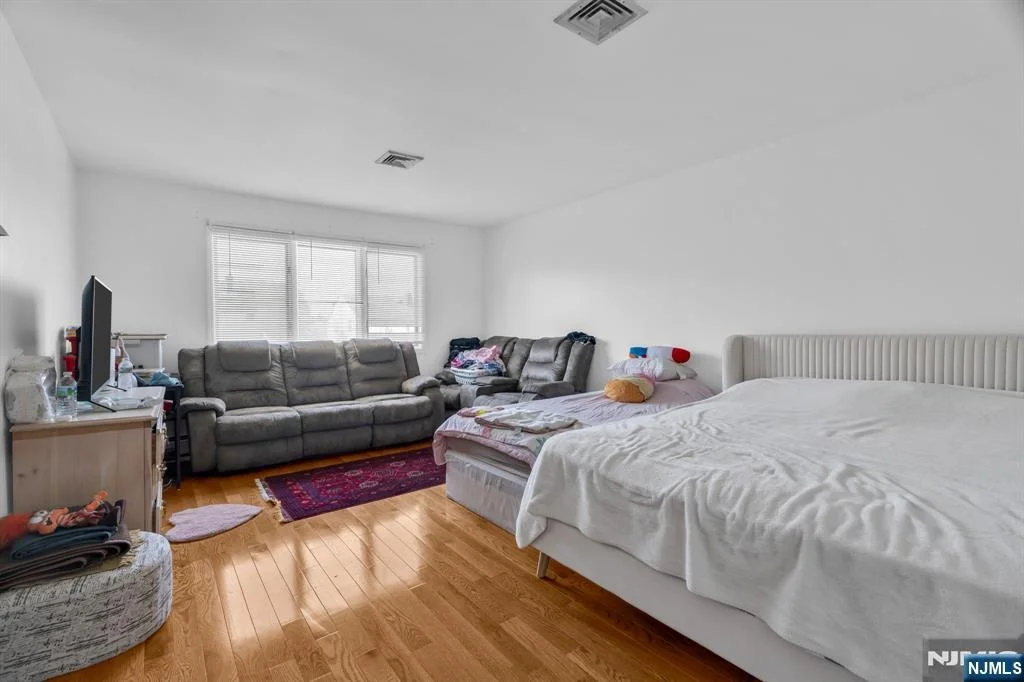 Photo of 266 Garibaldi