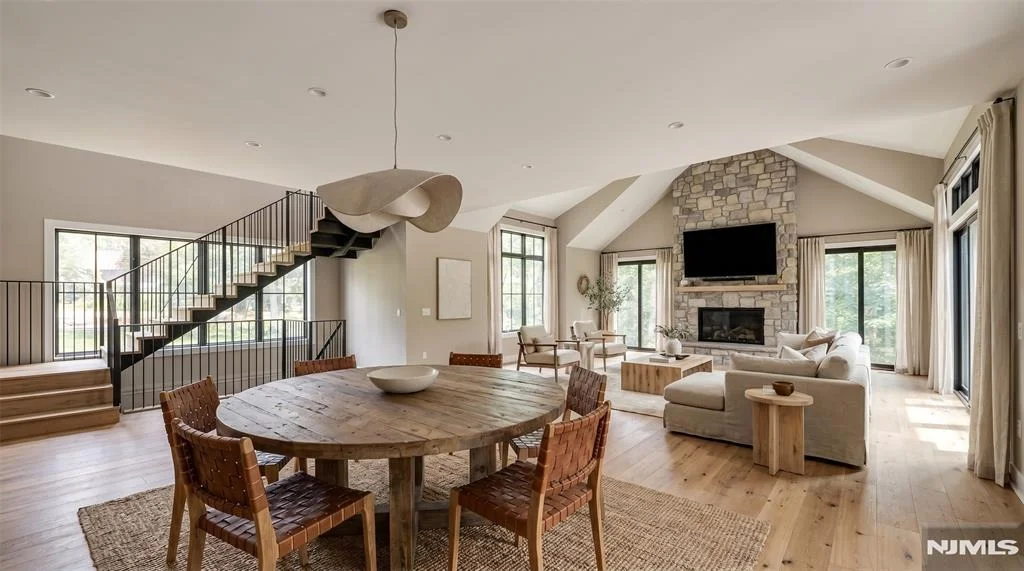 Photo of 1 Hickory Hill