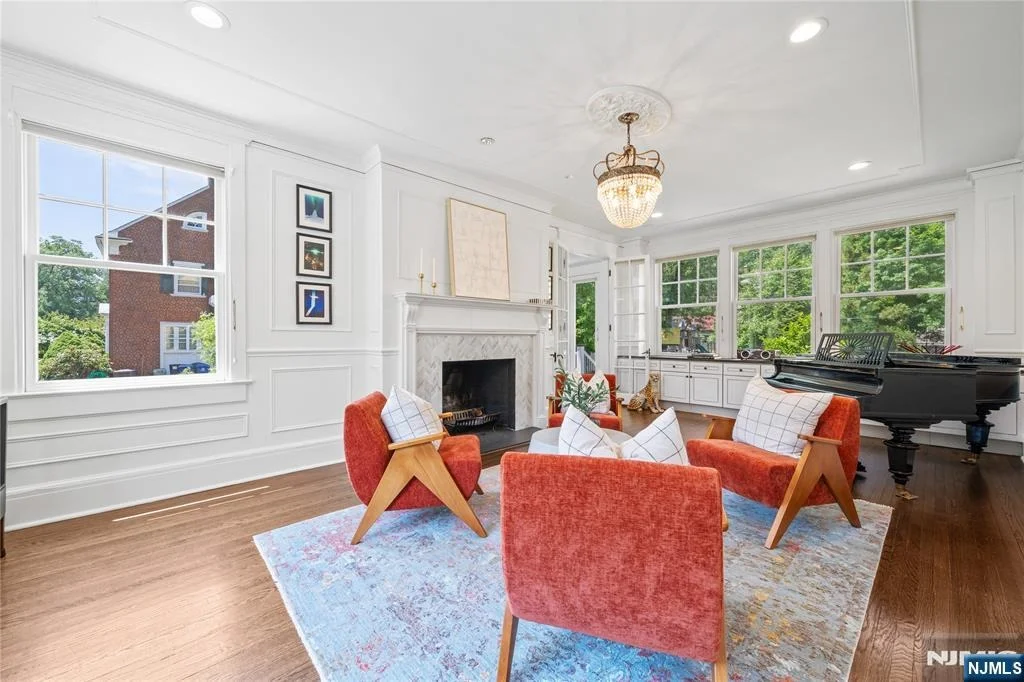 Photo of 48 Edgemont