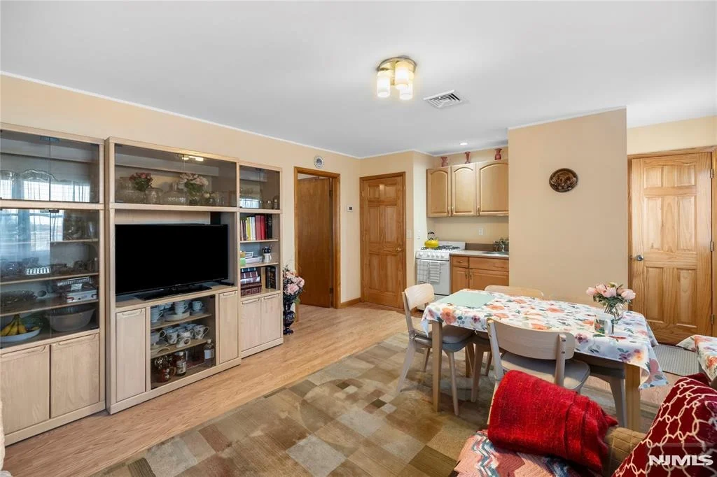 Photo of 66 Roehrs